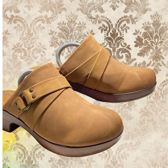 Boho B.O.C Born Concepts Womens 9 Clogs Suede Block Heel Cottage Slip On Clogs - Picture 1 of 12